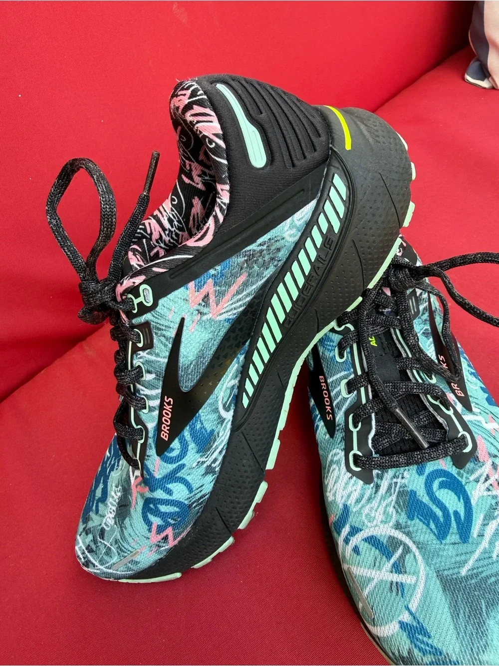 Brooks Women's Teal Blue Patterned Athletic Shoes